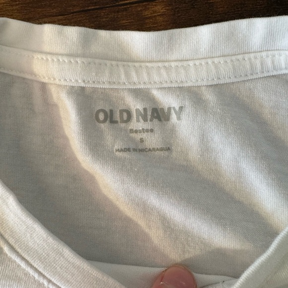 Small Old Navy “Bestee” T Shirt - Picture 5 of 7